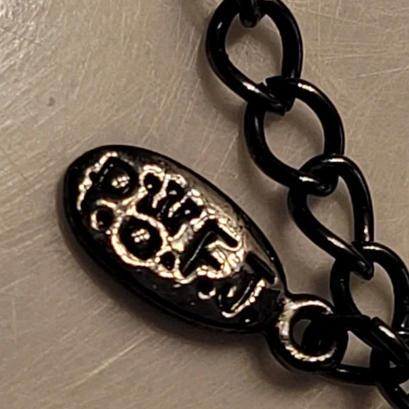 Cameo Pendant With Deep Blood Red Crystals Gunmetal-tone Choker Necklace PoFJ - Picture 8 of 16